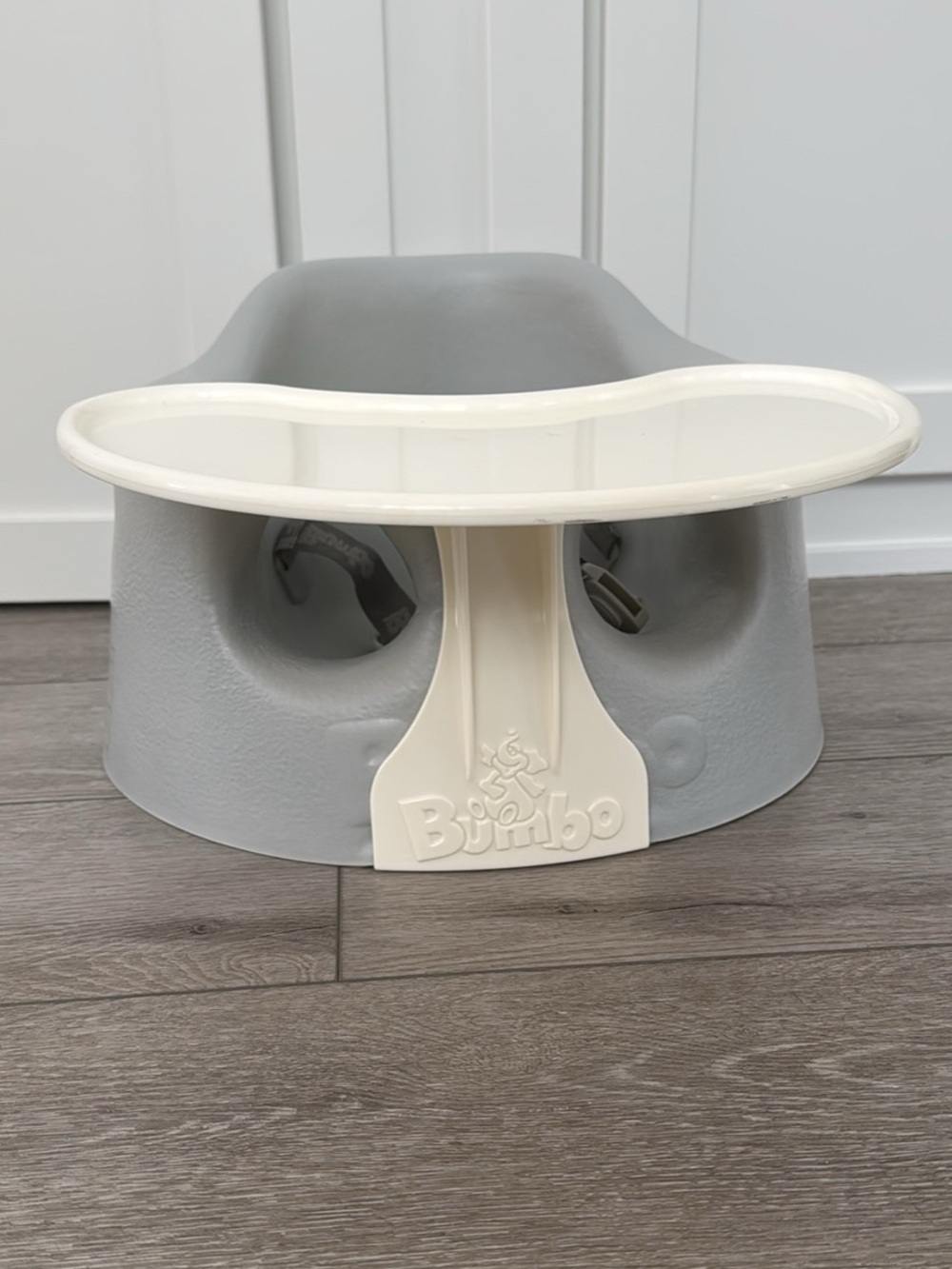 Bumbo Floor Seat with Tray - Gray & Cream
